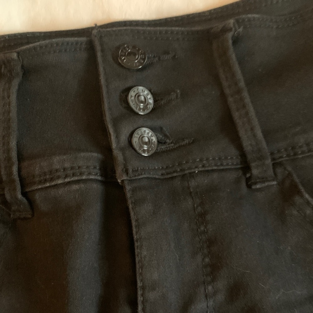 Classic Black High-Waisted Jeans